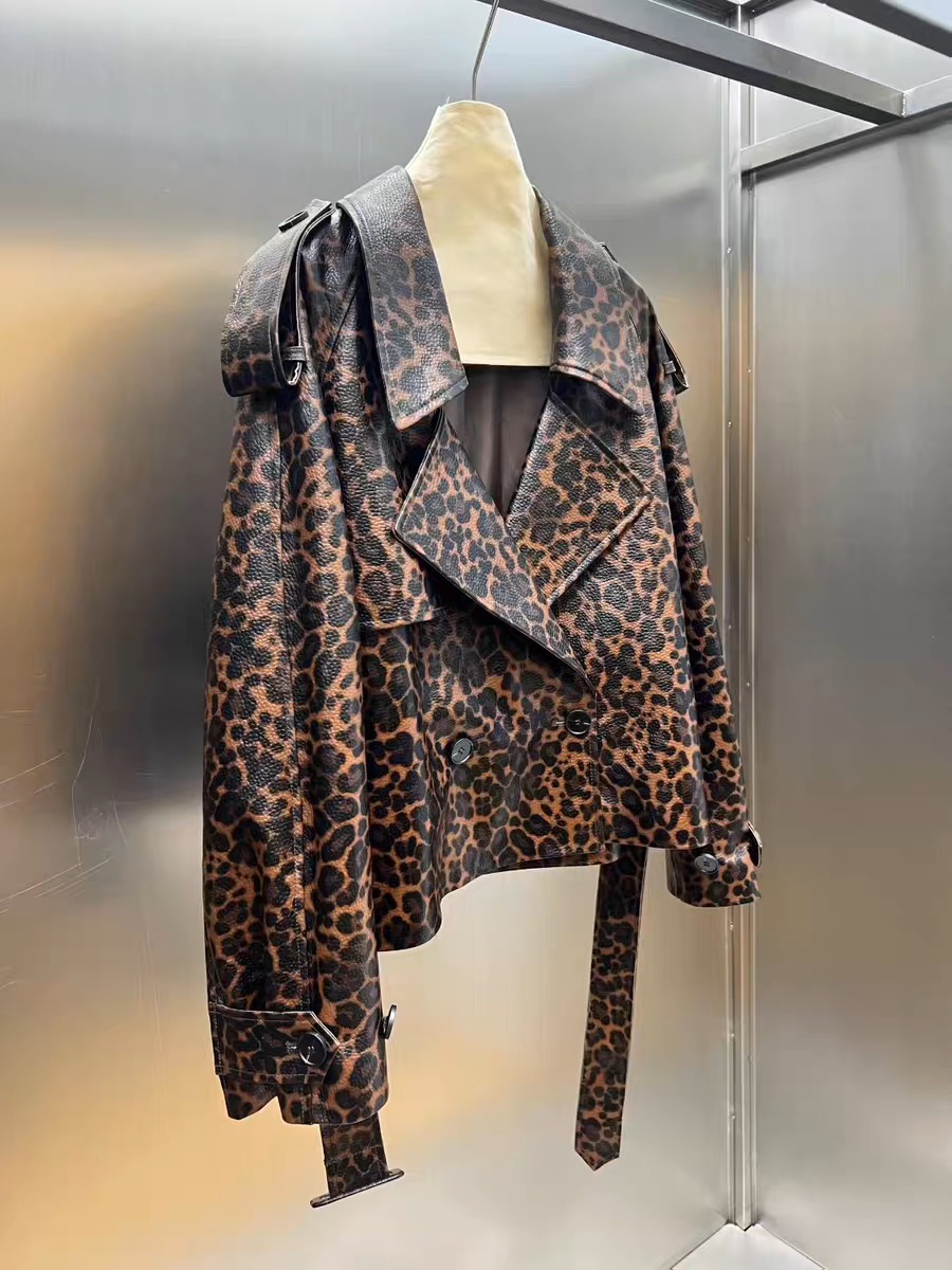 موضة 2025 سترة شتوية فاخرة ورب - مراجعة Street Fashion Winter 2025 وسعره