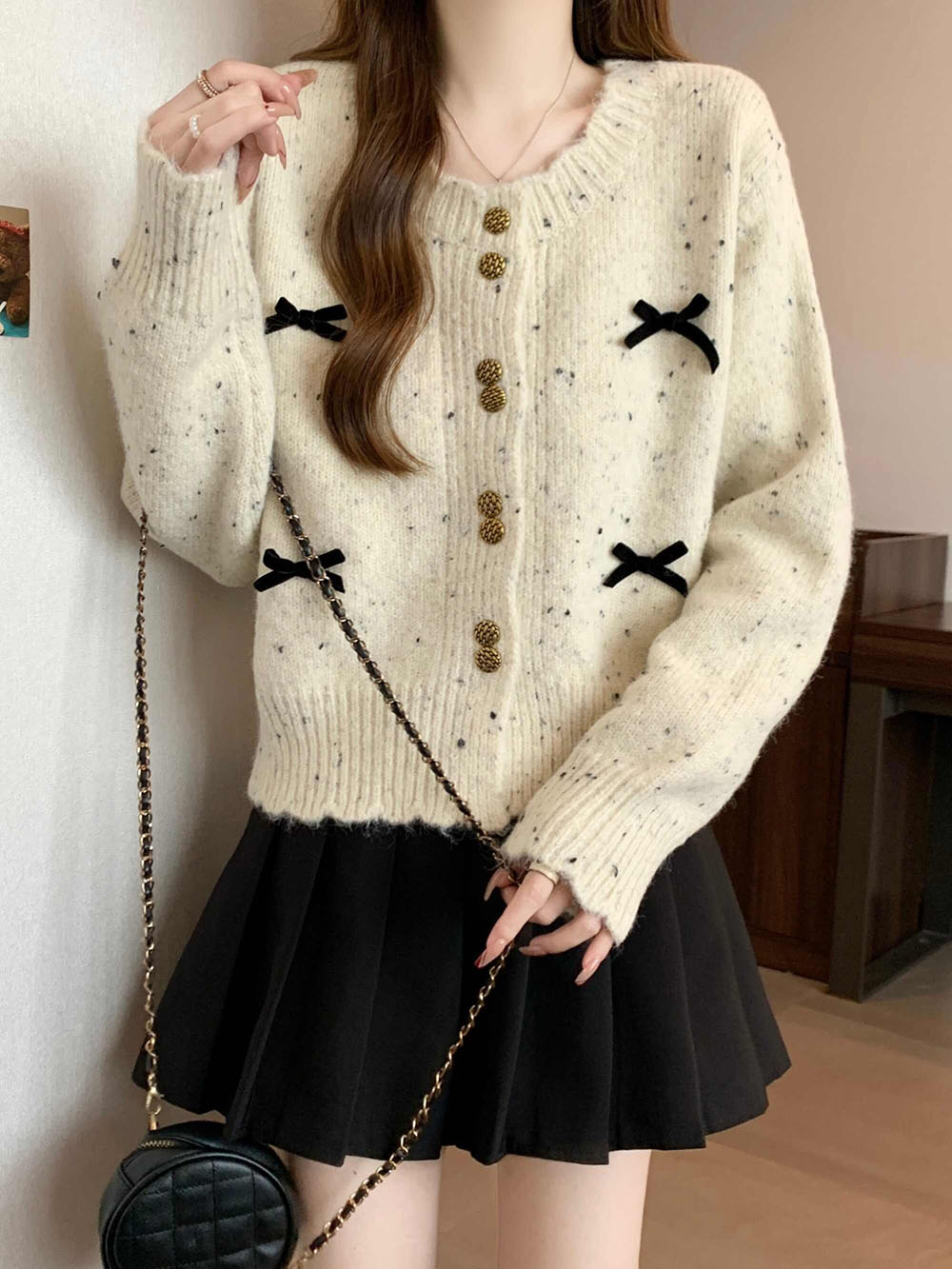 Polka Dot Bow Cardigan Sweater - مراجعة Street Fashion Winter 2025 وسعره